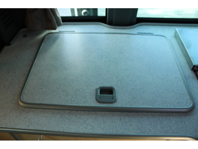 Westfalia Nugget Hi Top 4 berth Camper Van - STUNNING CONDITION THROUGHOUT - 37