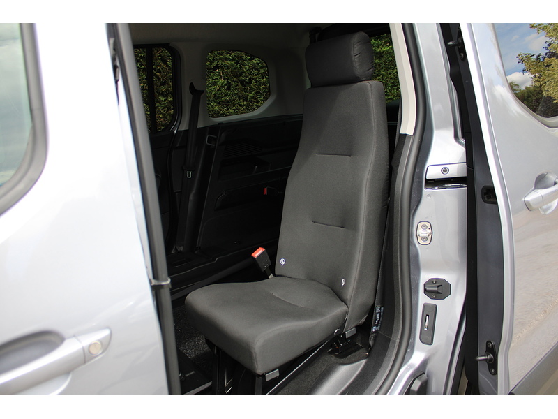 Peugeot Allied Horizon RE - Latest model, great looking Wheelchair access car 1.5 5dr WAV Manual Diesel