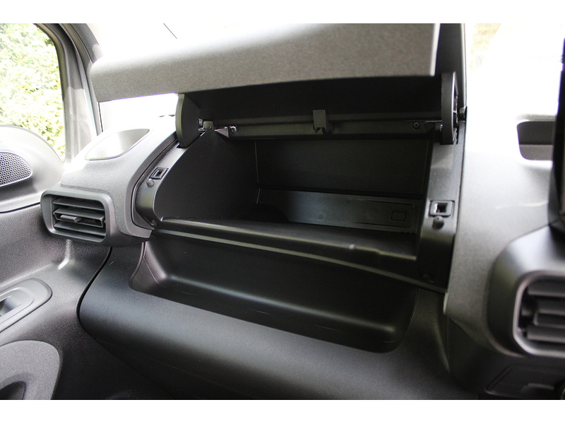 Peugeot Allied Horizon RE - Latest model, great looking Wheelchair access car 1.5 5dr WAV Manual Diesel