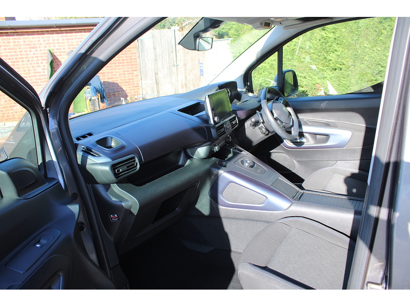Peugeot Allure - Allied Horizon RE - Diesel Auto Wheelchair access car 1.5 5dr WAV Automatic Diesel