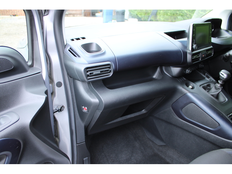 Peugeot Allure XL Allied Horizon RS 5 seats plus one wheelchair access car 1.5 5dr WAV Manual Diesel