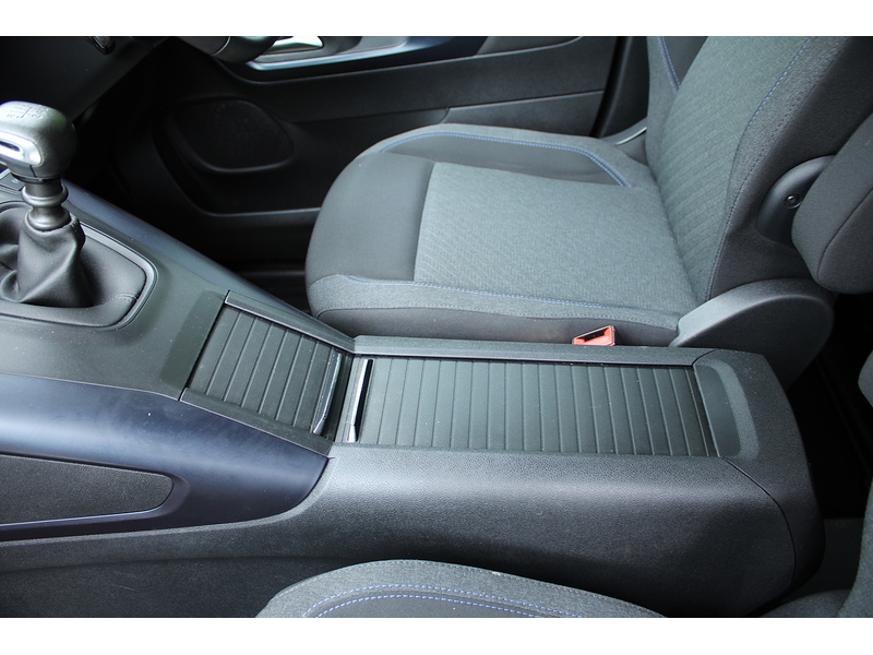 Peugeot Allure XL Allied Horizon RS 5 seats plus one wheelchair access car 1.5 5dr WAV Manual Diesel
