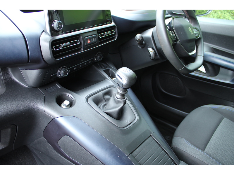 Peugeot Allure XL Allied Horizon RS 5 seats plus one wheelchair access car 1.5 5dr WAV Manual Diesel