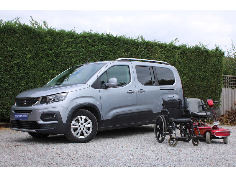 Peugeot Allure XL Allied Horizon RS 5 seats plus one wheelchair access car 1.5 5dr WAV Manual Diesel