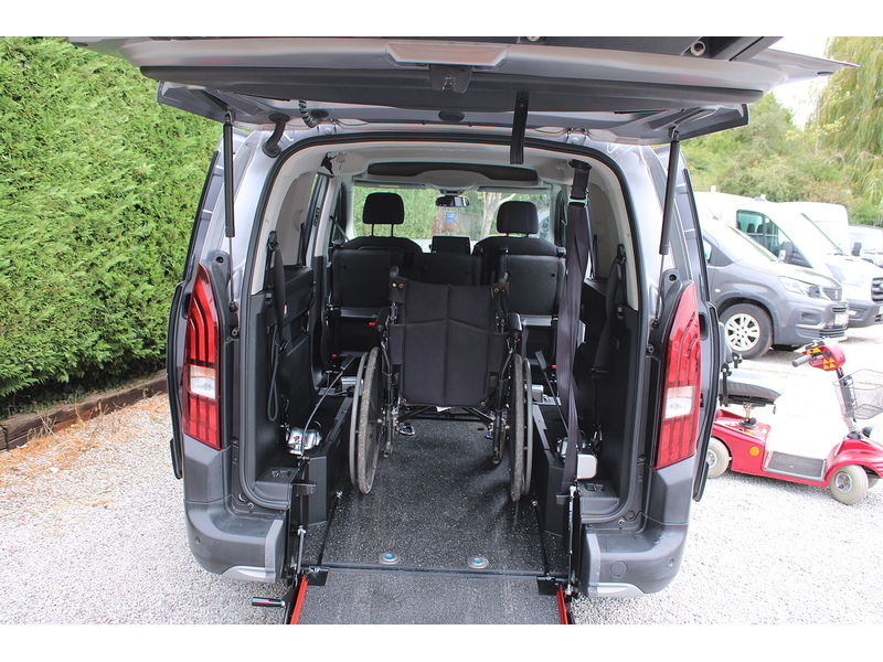 Peugeot Allure XL Allied Horizon RS 5 seats plus one wheelchair access car 1.5 5dr WAV Manual Diesel