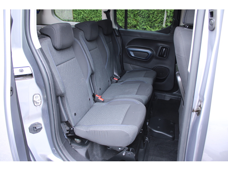 Peugeot Allure XL Allied Horizon RS 5 seats plus one wheelchair access car 1.5 5dr WAV Manual Diesel