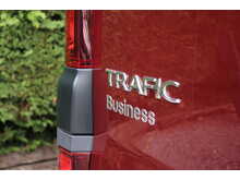 Renault Trafic LL30 Business - RARE Dual turney seat wheelchair access car