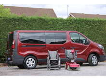 Renault Trafic LL30 Business - RARE Dual turney seat wheelchair access car