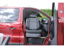 Renault Trafic LL30 Business - RARE Dual turney seat wheelchair access car