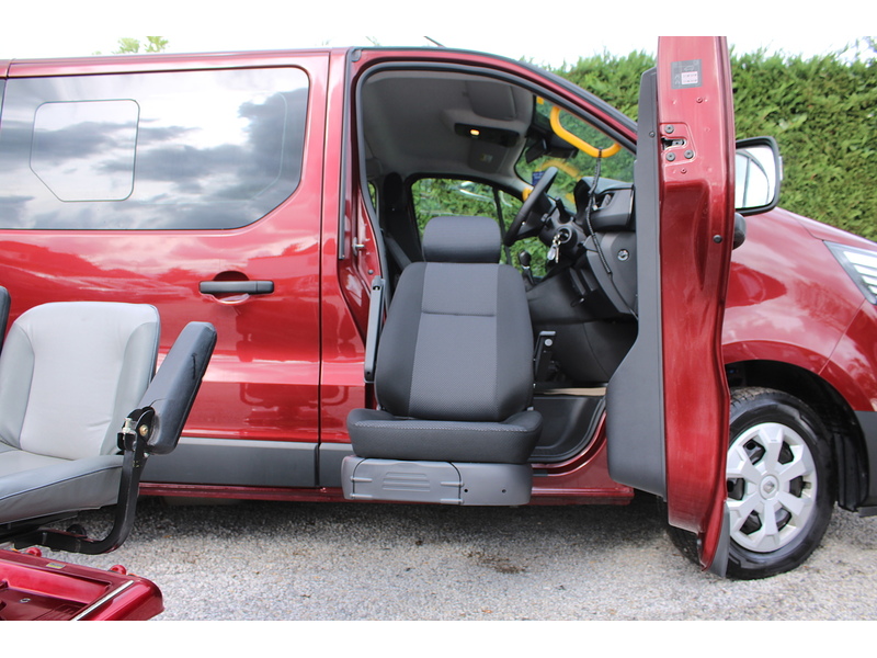 Renault LL30 Business - RARE Dual turney seat wheelchair access car 2.0 4dr wav Automatic Diesel