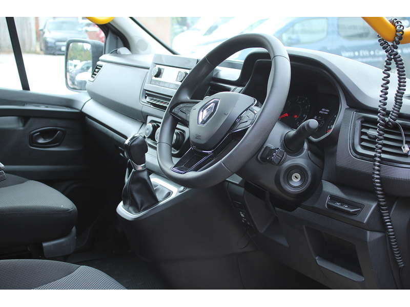 Renault LL30 Business - RARE Dual turney seat wheelchair access car 2.0 4dr wav Automatic Diesel