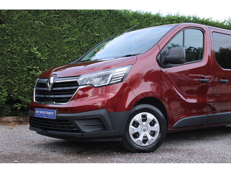 Renault LL30 Business - RARE Dual turney seat wheelchair access car 2.0 4dr wav Automatic Diesel