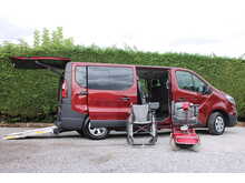 Renault Trafic LL30 Business - RARE Dual turney seat wheelchair access car