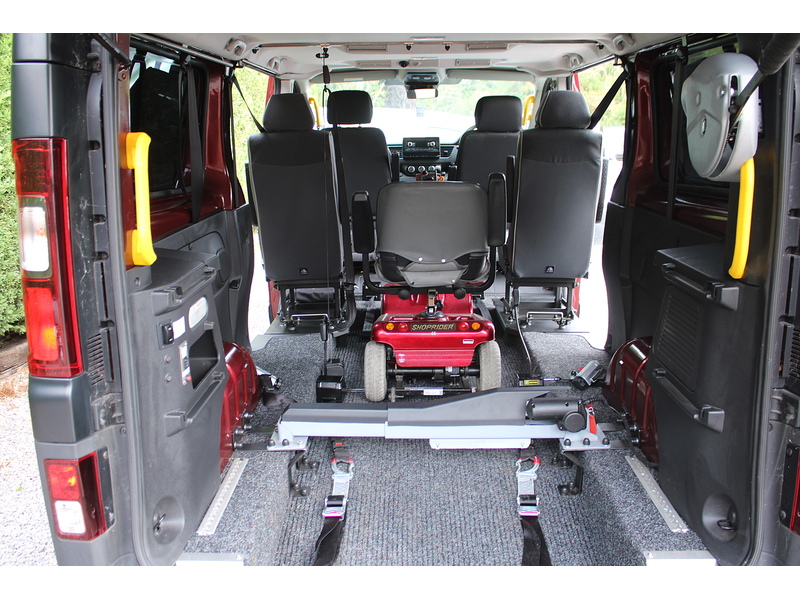 Renault LL30 Business - RARE Dual turney seat wheelchair access car 2.0 4dr wav Automatic Diesel