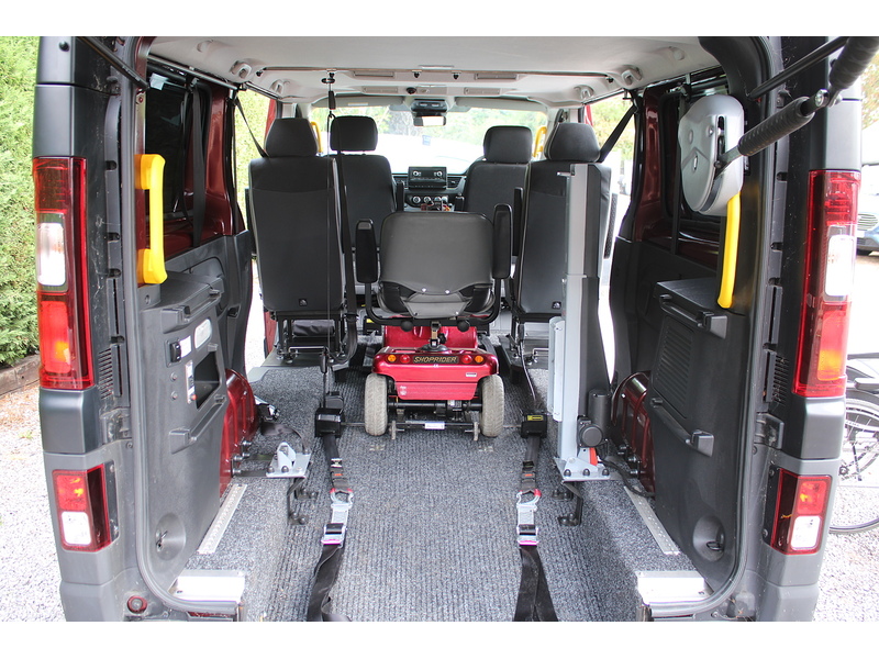 Renault LL30 Business - RARE Dual turney seat wheelchair access car 2.0 4dr wav Automatic Diesel