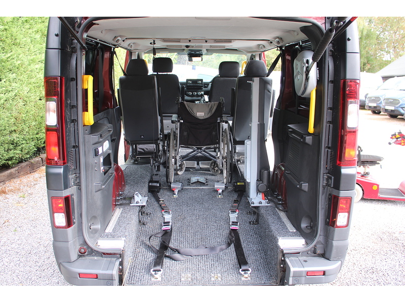 Renault LL30 Business - RARE Dual turney seat wheelchair access car 2.0 4dr wav Automatic Diesel