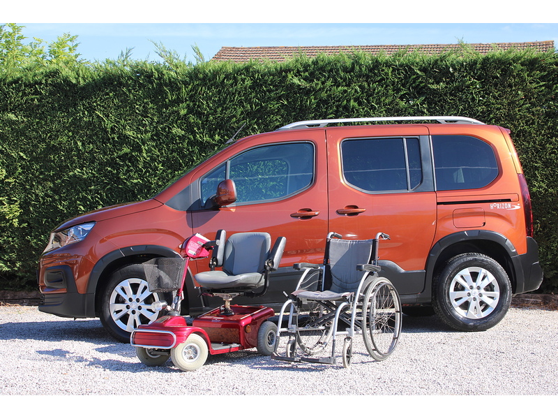 Peugeot Allure Allied Horizon RE - great value 2 seat plus one wheelchair car 1.5 5dr WAV Manual Diesel
