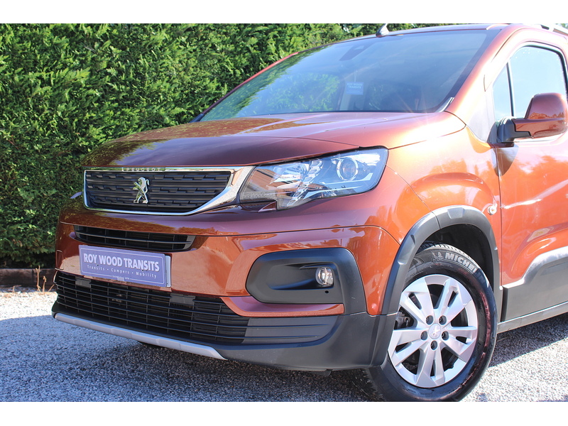 Peugeot Allure Allied Horizon RE - great value 2 seat plus one wheelchair car 1.5 5dr WAV Manual Diesel