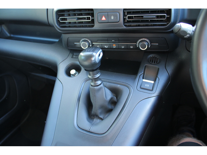 Peugeot Allure Allied Horizon RE - great value 2 seat plus one wheelchair car 1.5 5dr WAV Manual Diesel