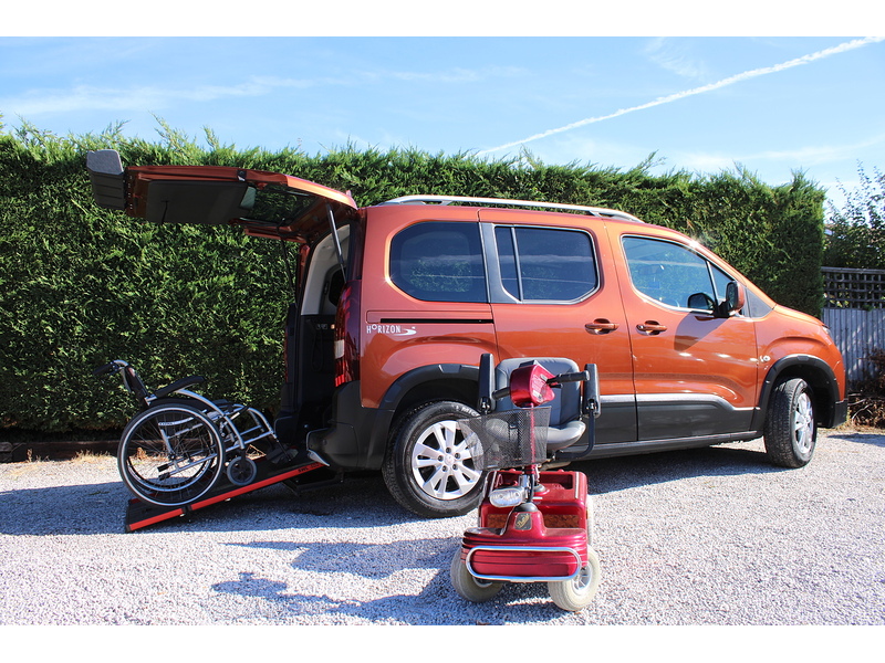 Peugeot Allure Allied Horizon RE - great value 2 seat plus one wheelchair car 1.5 5dr WAV Manual Diesel