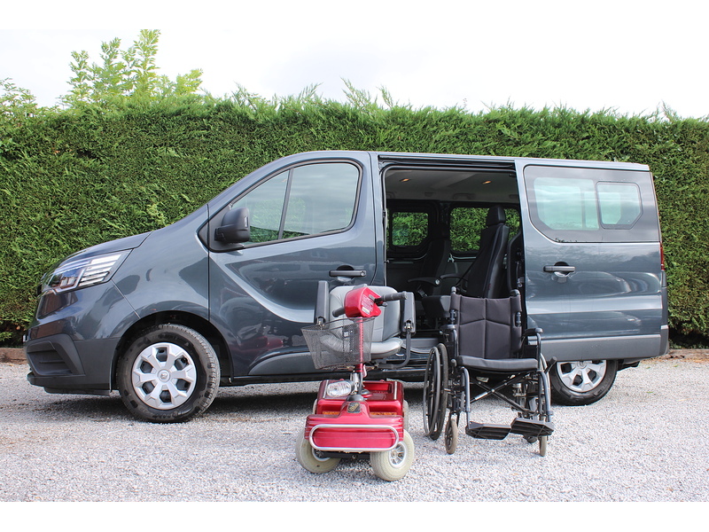 Renault Advance - Gowrings wheelchair access car - 4 fixed seats 2.0 5dr wav Manual Diesel