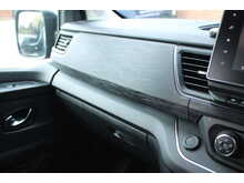 Renault Trafic Advance - Gowrings wheelchair access car - 4 fixed seats