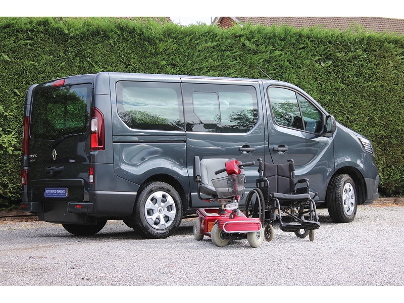 Renault Advance - Gowrings wheelchair access car - 4 fixed seats 2.0 5dr wav Manual Diesel