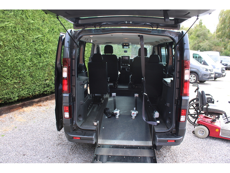 Renault Advance - Gowrings wheelchair access car - 4 fixed seats 2.0 5dr wav Manual Diesel
