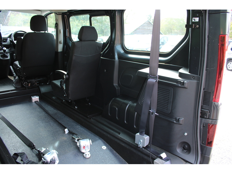 Renault Advance - Gowrings wheelchair access car - 4 fixed seats 2.0 5dr wav Manual Diesel