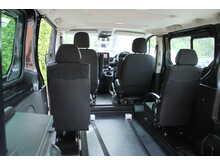 Renault Trafic Advance - Gowrings wheelchair access car - 4 fixed seats