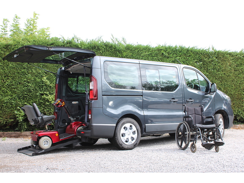 Renault Advance - Gowrings wheelchair access car - 4 fixed seats 2.0 5dr wav Manual Diesel
