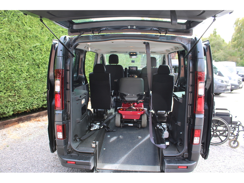 Renault Advance - Gowrings wheelchair access car - 4 fixed seats 2.0 5dr wav Manual Diesel