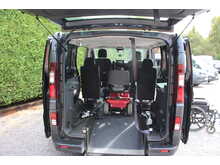 Renault Trafic Advance - Gowrings wheelchair access car - 4 fixed seats