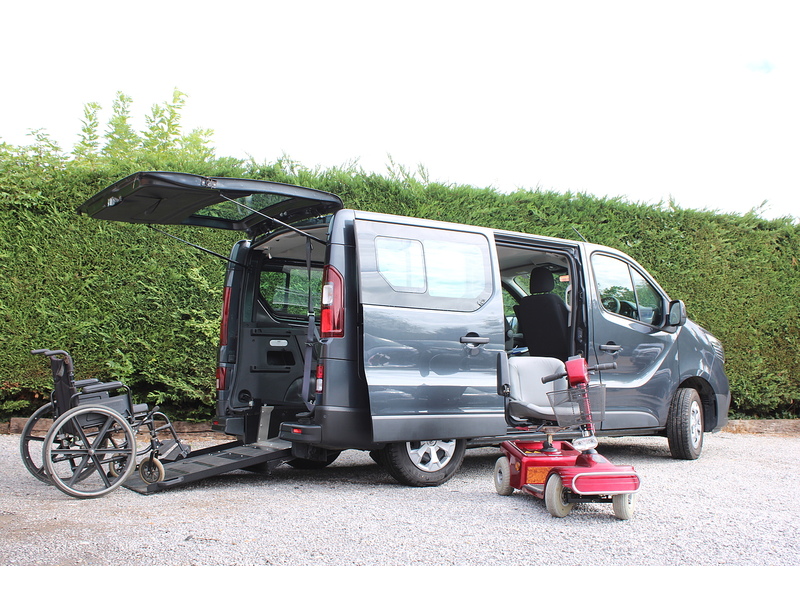 Renault Advance - Gowrings wheelchair access car - 4 fixed seats 2.0 5dr wav Manual Diesel