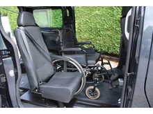 Renault Trafic Advance - Gowrings wheelchair access car - 4 fixed seats