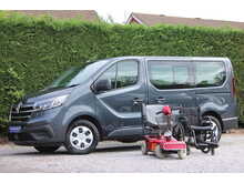 Renault Trafic Advance - Gowrings wheelchair access car - 4 fixed seats