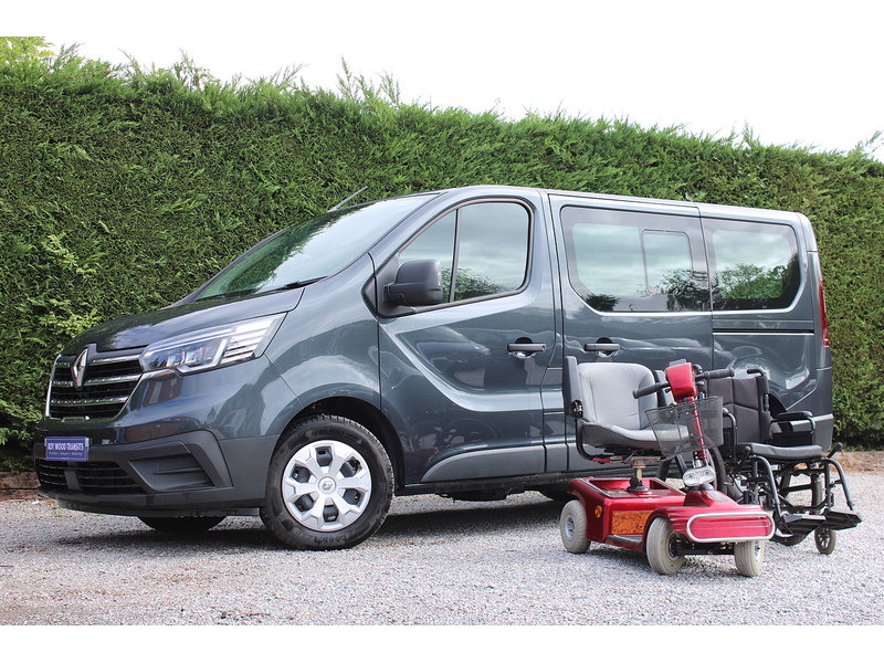 Renault Advance - Gowrings wheelchair access car - 4 fixed seats 2.0 5dr wav Manual Diesel