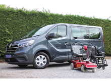 Renault Trafic Advance - Gowrings wheelchair access car - 4 fixed seats