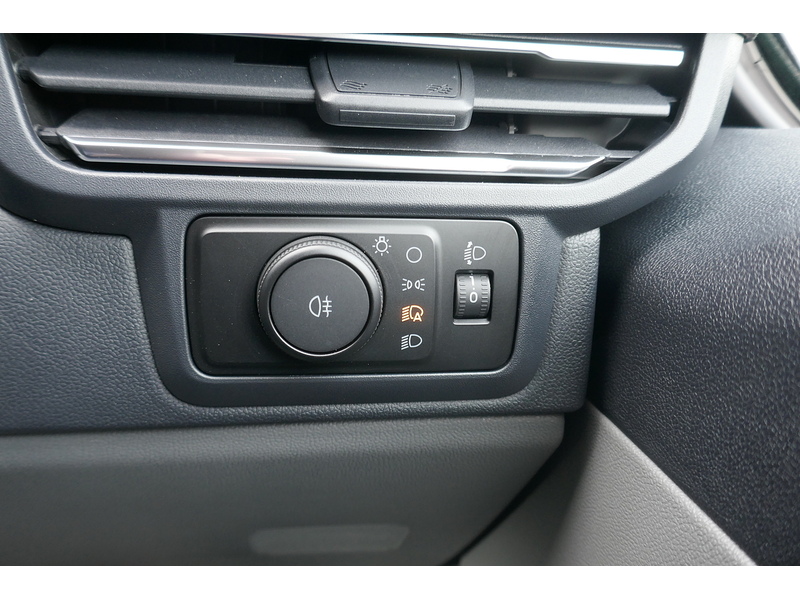 Ford L2 320 Limited Petrol Hybrid Auto Van - Low miles, Great to drive 2.5 5dr medium van Automatic Petrol Plug-in Hybrid