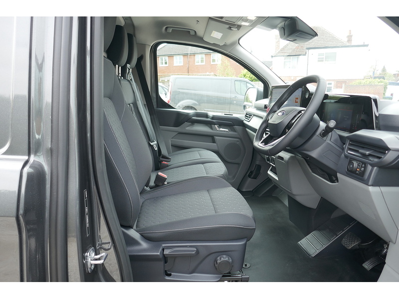 Ford L2 320 Limited Petrol Hybrid Auto Van - Low miles, Great to drive 2.5 5dr medium van Automatic Petrol Plug-in Hybrid