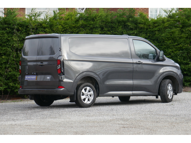 Ford 300 L1 Limited 136ps Euro 6 Diesel van 2.0 5dr medium van Manual Diesel