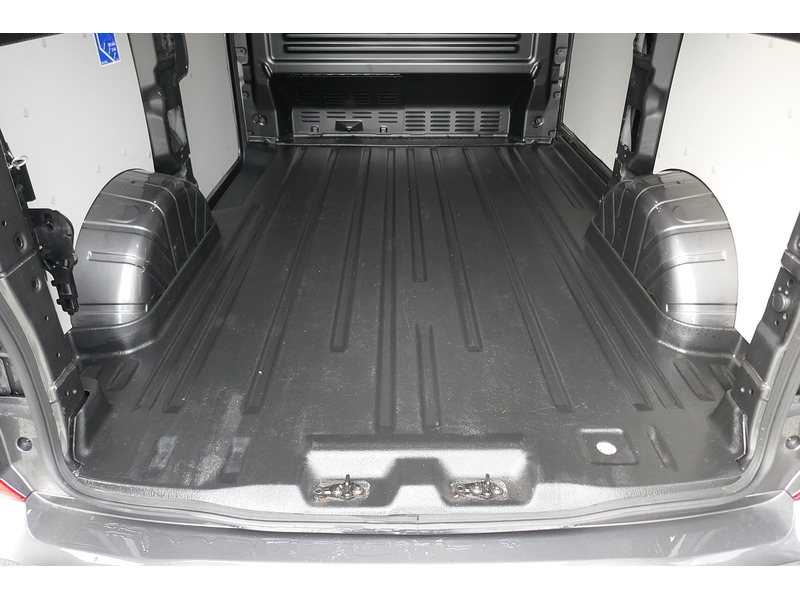 Ford 300 L1 Limited 136ps Euro 6 Diesel van 2.0 5dr medium van Manual Diesel