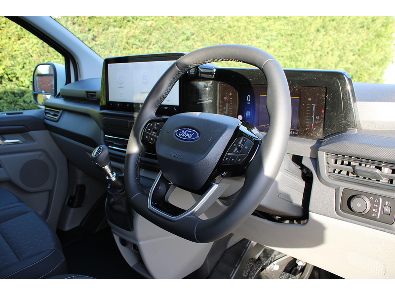 Ford 300 Limited L1 H1 136ps Euro 6 Diesel Van 2.0 5dr medium van Manual Diesel