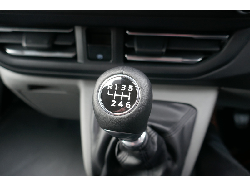 Ford 280 L1 Limited 136ps Van - Pre reg with delivery miles only 2.0 5dr medium van Manual Diesel