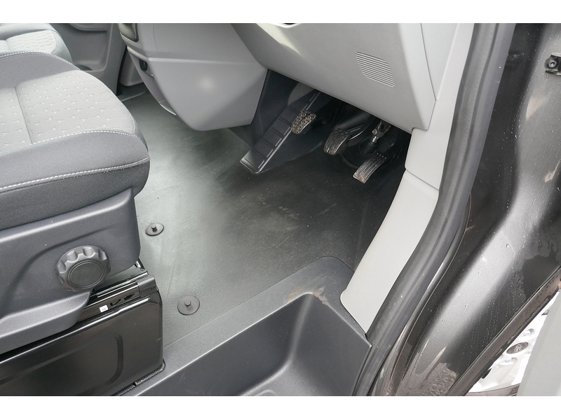 Ford 280 L1 Limited 136ps Van - Pre reg with delivery miles only 2.0 5dr medium van Manual Diesel