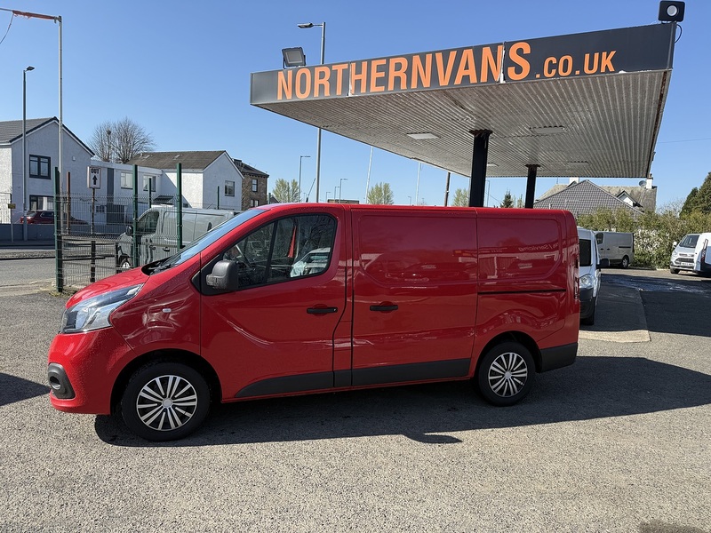 Renault 1.6 dCi 27 Business+ Panel Van 5dr Diesel Manual SWB Standard Roof Euro 6 (120 ps)