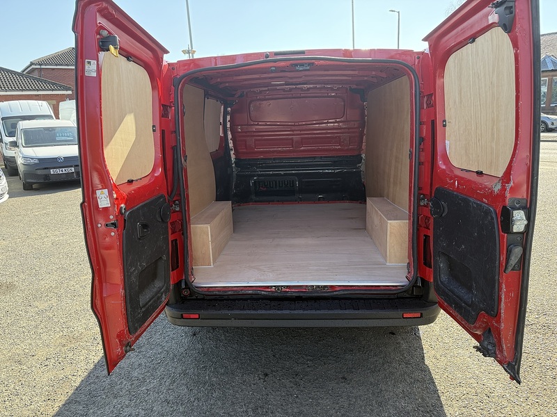 Renault 1.6 dCi 27 Business+ Panel Van 5dr Diesel Manual SWB Standard Roof Euro 6 (120 ps)