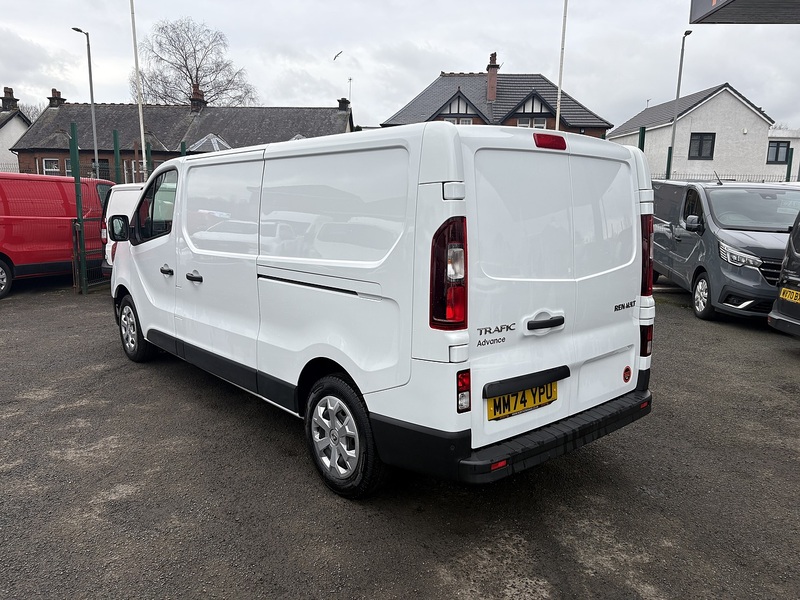 Renault 2.0 dCi Blue 30 Advance Panel Van 5dr Diesel Manual LWB Euro 6 (s/s) (130 ps)