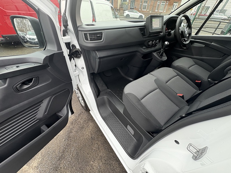 Renault 2.0 dCi Blue 30 Advance Panel Van 5dr Diesel Manual LWB Euro 6 (s/s) (130 ps)