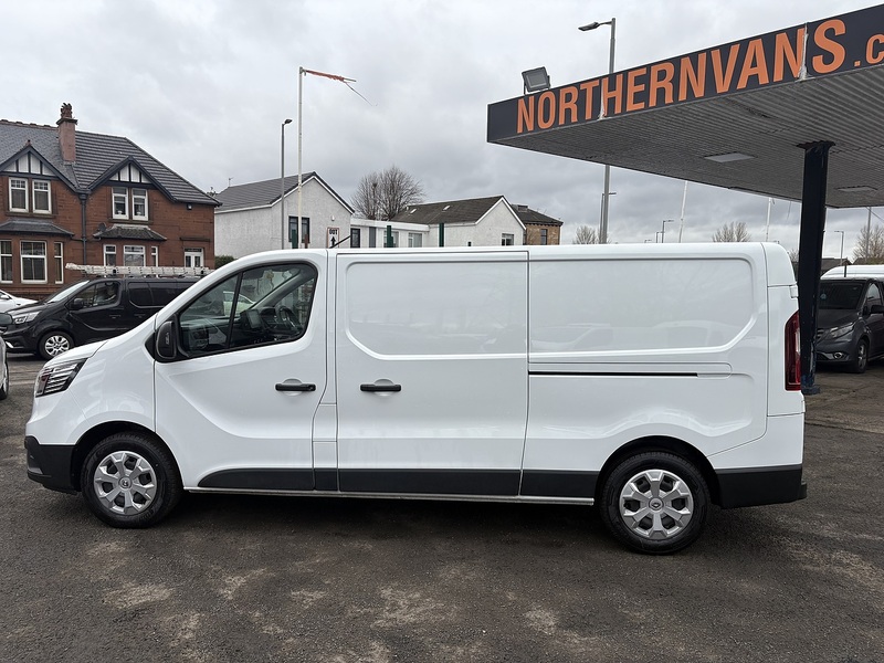 Renault 2.0 dCi Blue 30 Advance Panel Van 5dr Diesel Manual LWB Euro 6 (s/s) (130 ps)